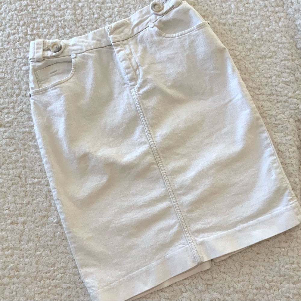 ⭐️ 3 for $15 White Banana Republic straight skirt